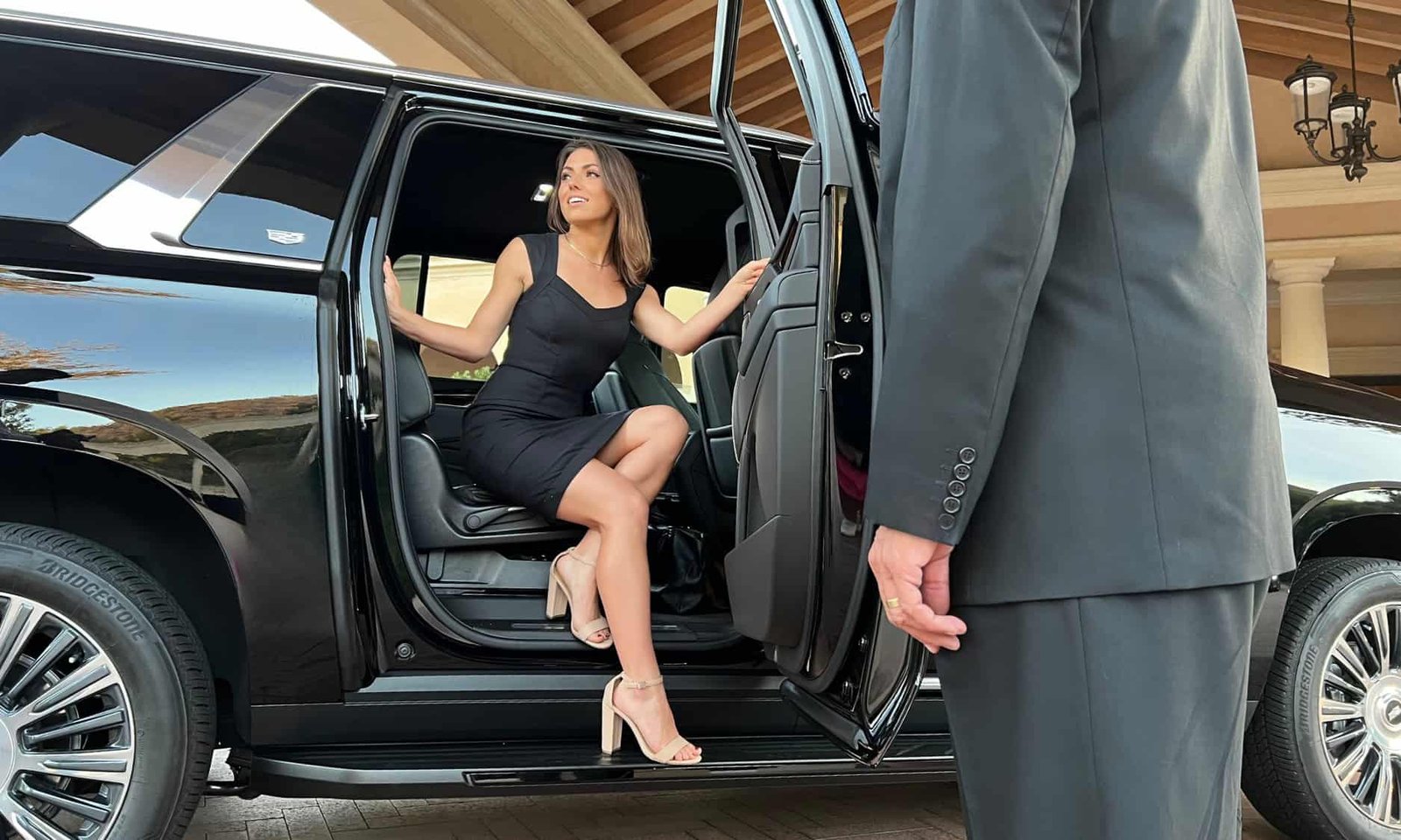Lux4Rides Los Angeles black car service - luxury chauffeur transportation