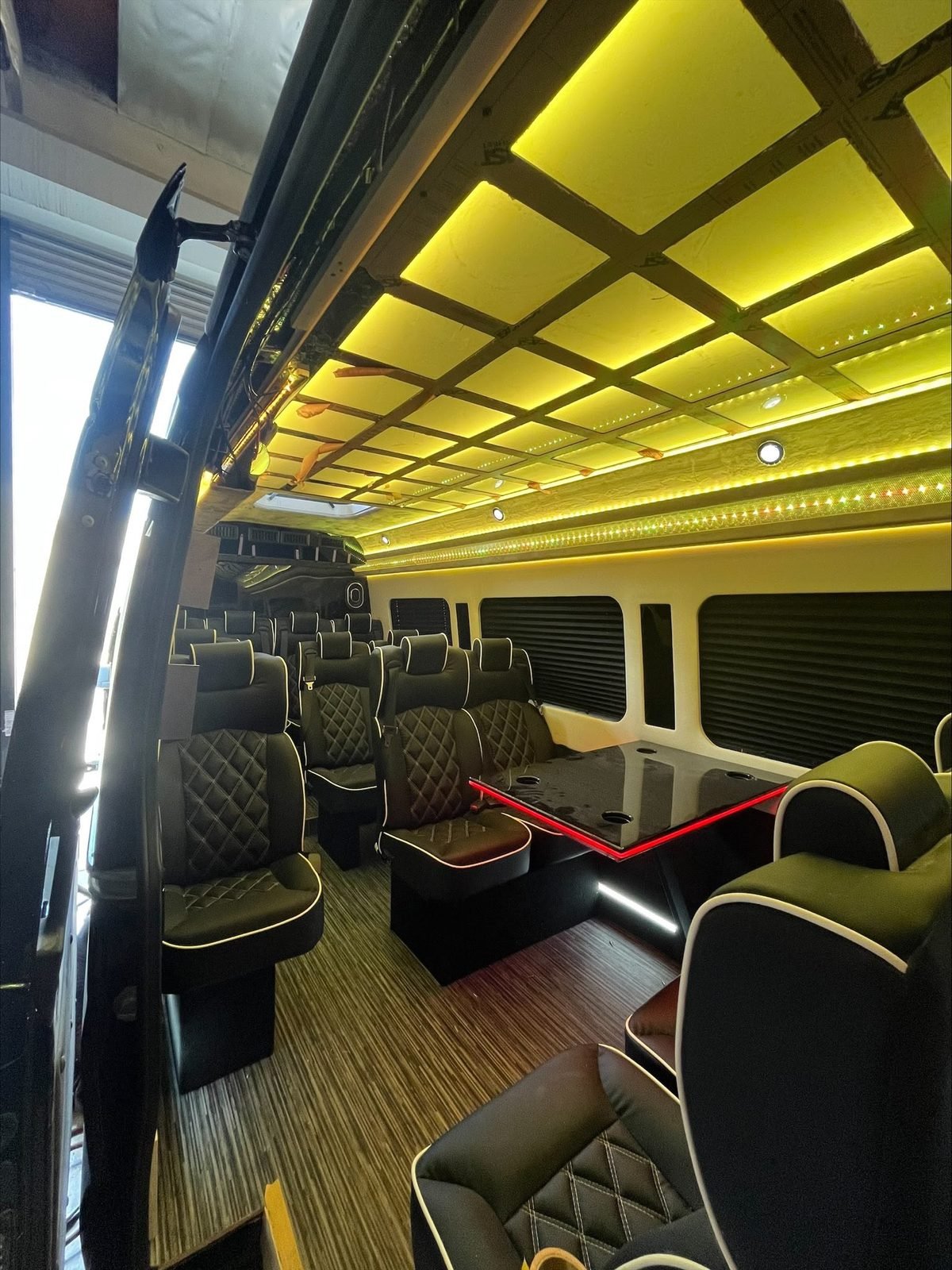 Executive 1 Mercedes Sprinter, Los Angeles — cabin looking forward