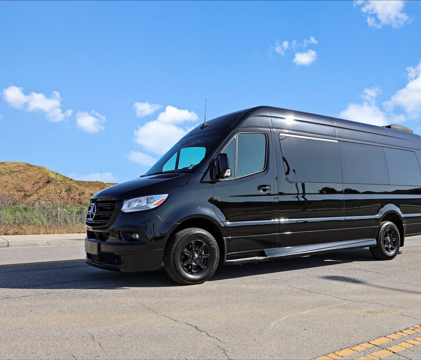 Executive 1 Mercedes Sprinter, Los Angeles — exterior
