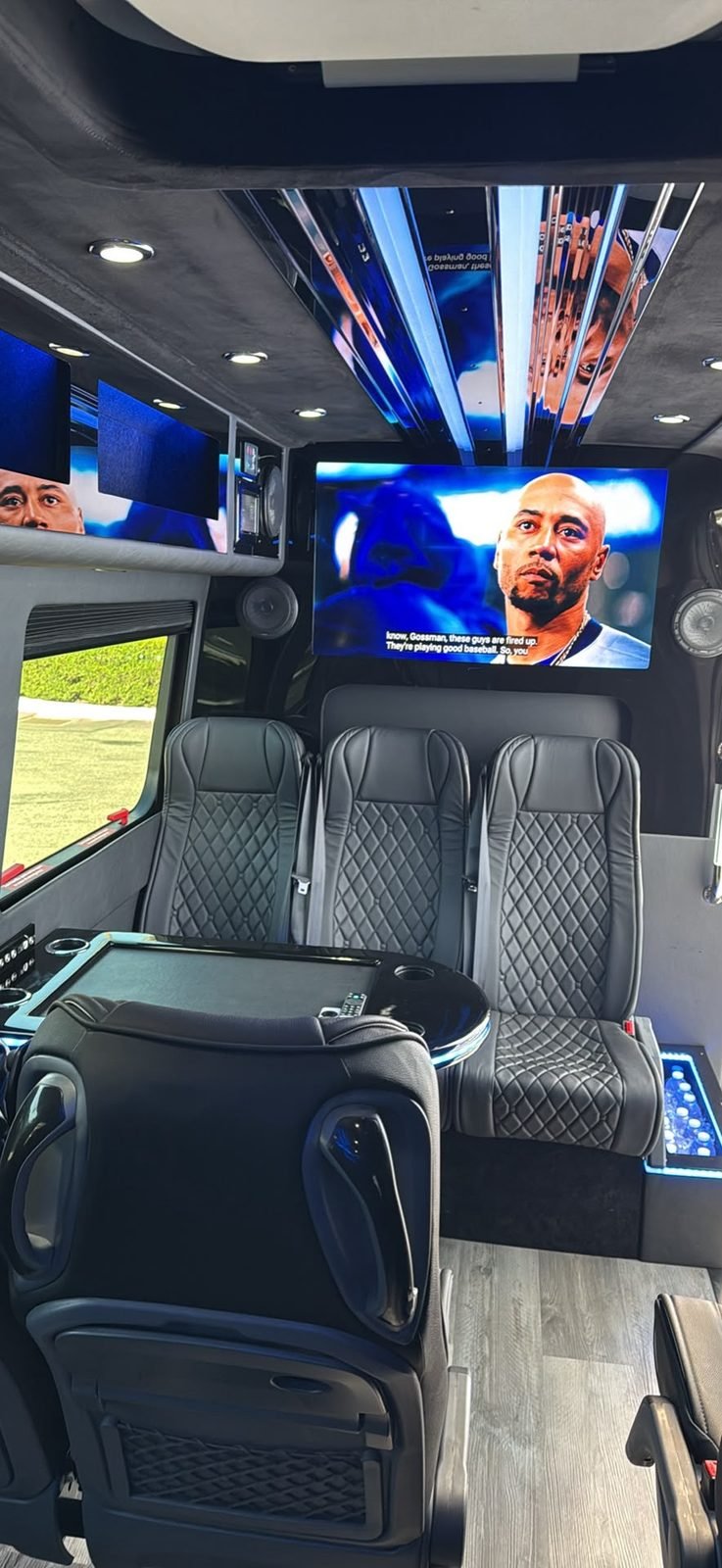 Executive 2 Mercedes Sprinter, Los Angeles — interior tv closeup