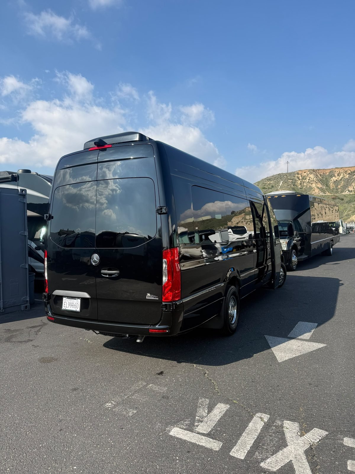 Executive 3 Mercedes Sprinter, Los Angeles — exterior rear