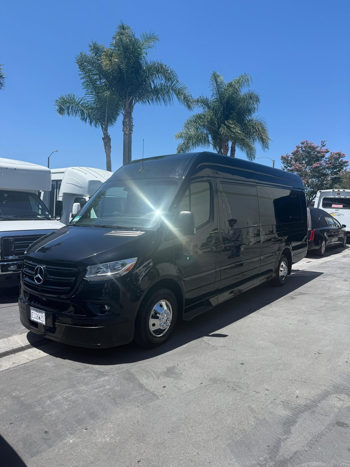 Executive 4 Mercedes Sprinter, Los Angeles — cabin detail